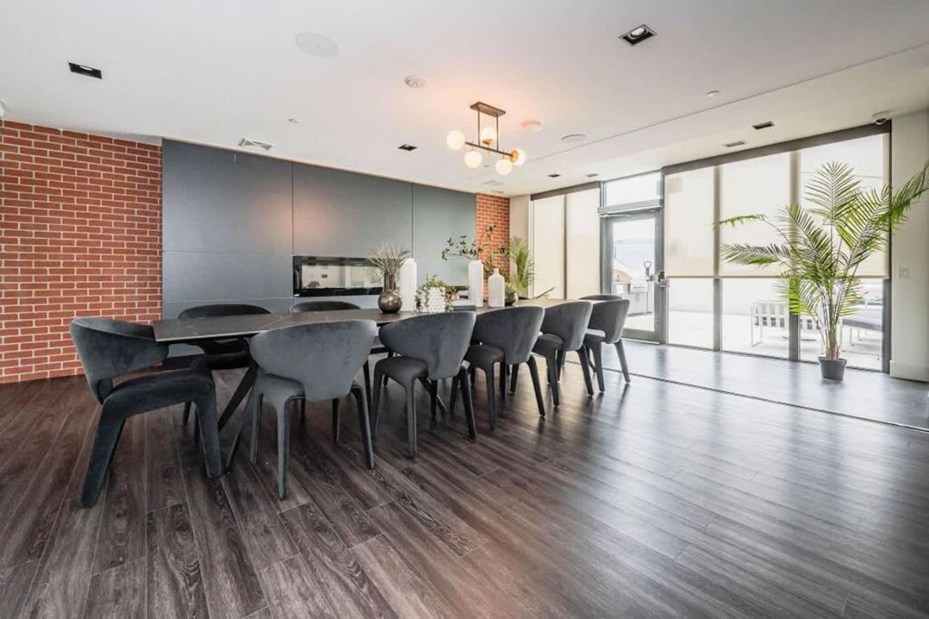 Upscale Midtown 1Br Condo - Balcony City Views Kitchener Exterior photo